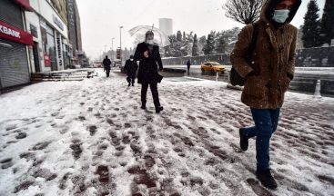 Kar yağışını gören vatandaş: “Allah-u Teala bereketini veriyor”