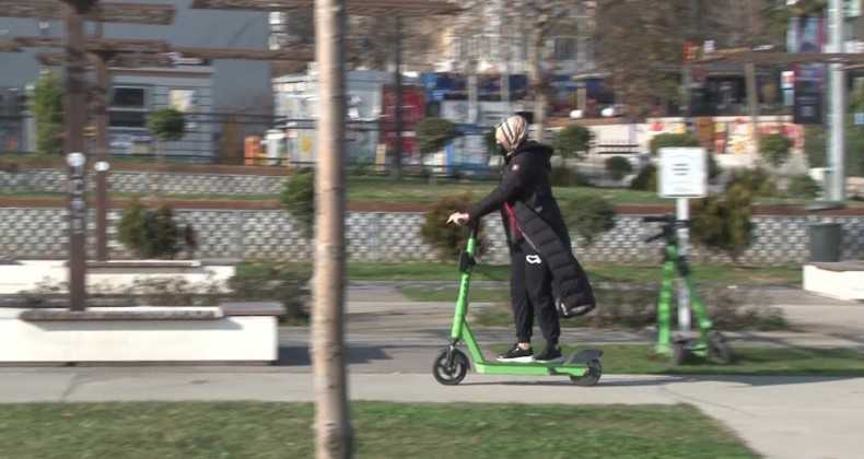 Sokağa çıkma kısıtlamasında güneşi gören İstanbullular Caddebostan Sahili’ne akın etti