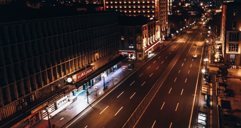 Yeni yılın ilk gecesinde Ankara’da boş sokaklar havadan görüntülendi