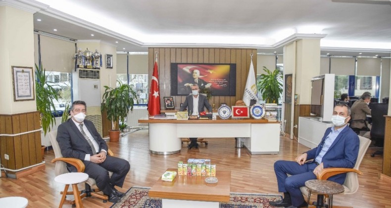Özkan’dan sağlıkçılara teşekkür