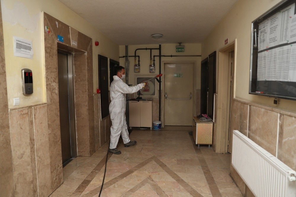 Pamukkale’de 2 bin bina dezenfekte edildi