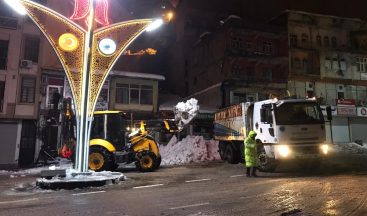 Şemdinli Belediyesinden kar mesaisi