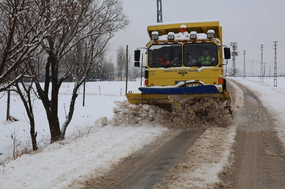 Sivas’ta 177 köy yolu ulaşıma kapandı