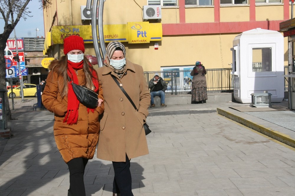 Soğuk hava Afyonkarahisar’da hayatı olumsuz etkiliyor