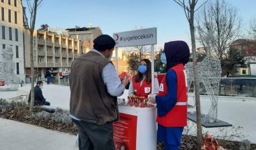 Stant açarak kan bağışının önemi anlattılar