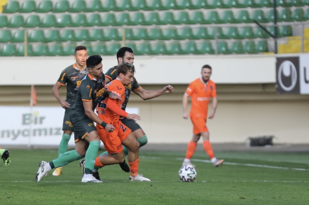 Süper Lig: Aytemiz Alanyaspor: 3 – Medipol Başakşehir: 0 (Maç sonucu)