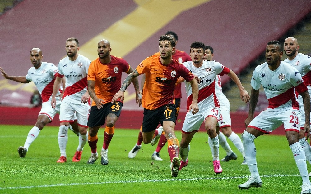 Süper Lig: Galatasaray: 0 – Antalyaspor: 0 (İlk yarı)