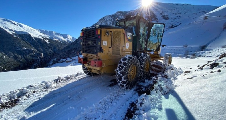 Trabzon’da karla mücadele çalışmaları sürüyor