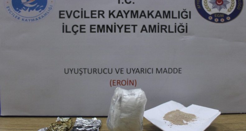 Uyuşturucu operasyonunda 3 kişi gözaltına alındı