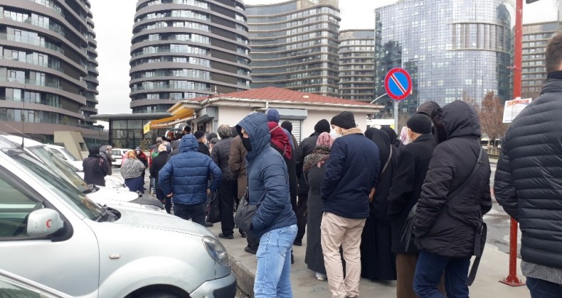 Vatandaşlar HES kodu kuyruğuna isyan etti