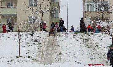 Yağan kar kısıtlamayı unutturdu