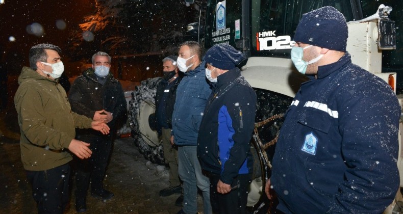 Yılmaz’dan gece kar mesaisi