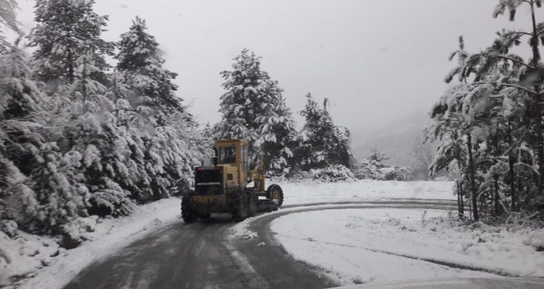 Zonguldak’ta 112 köy yolu ulaşıma kapandı
